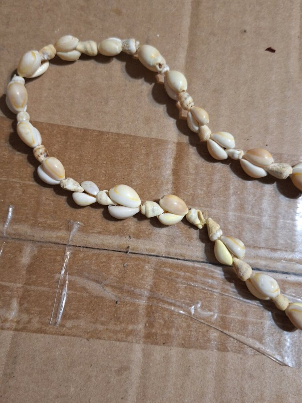 shell necklace - Picture 10 of 12